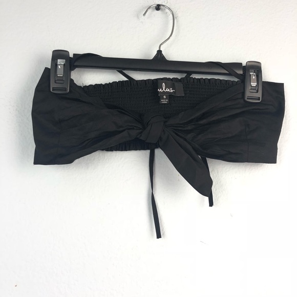 Lulu’s black St. Bart’s tie-front halter crop top - Picture 4 of 8